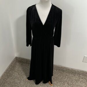👠 NWT Piper & Scoot Velvet V-Neck Long Sleeve Maxi Dress